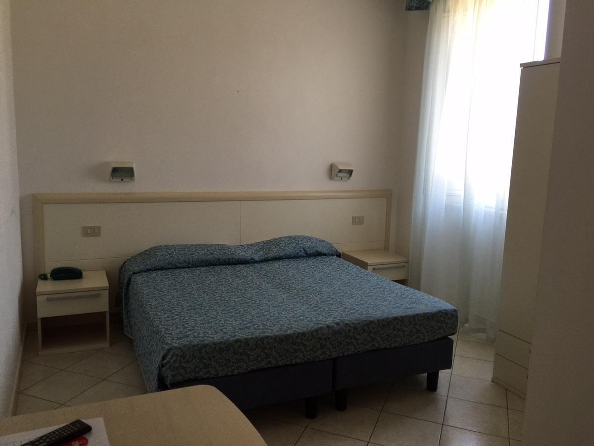 פולוניקה Hotel Lido מראה חיצוני תמונה