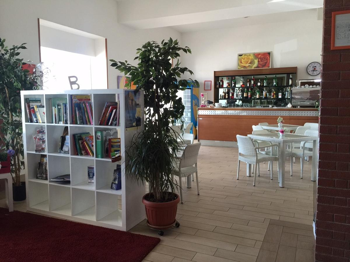פולוניקה Hotel Lido מראה חיצוני תמונה