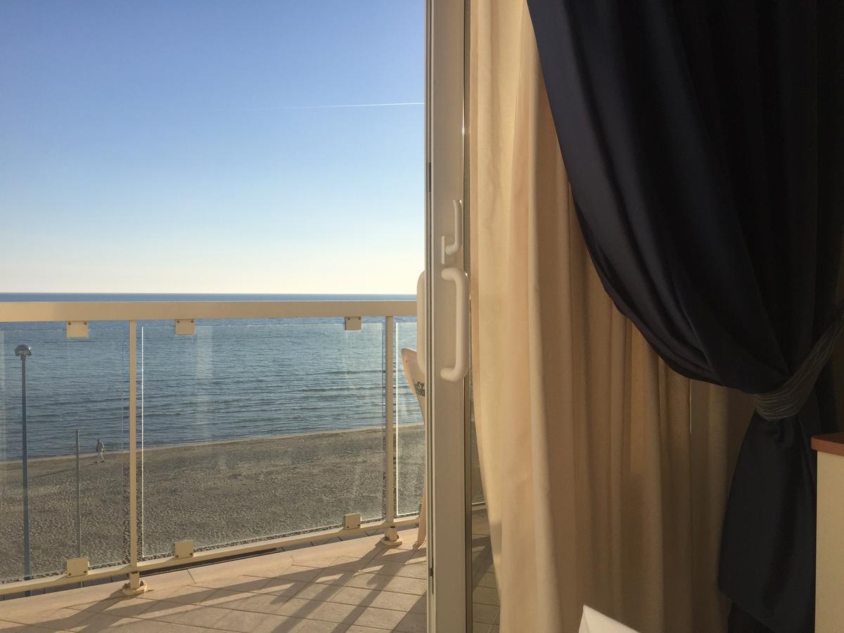 פולוניקה Hotel Lido מראה חיצוני תמונה